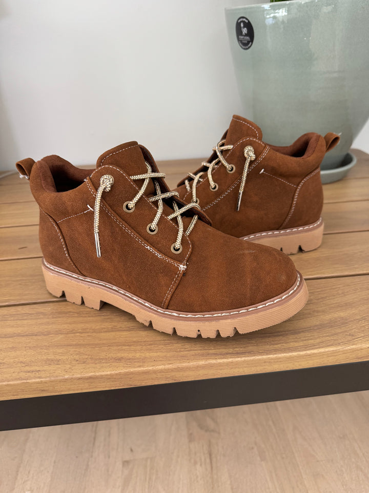 Bernie Boots- TAN-FINAL SALE *9,10,11*