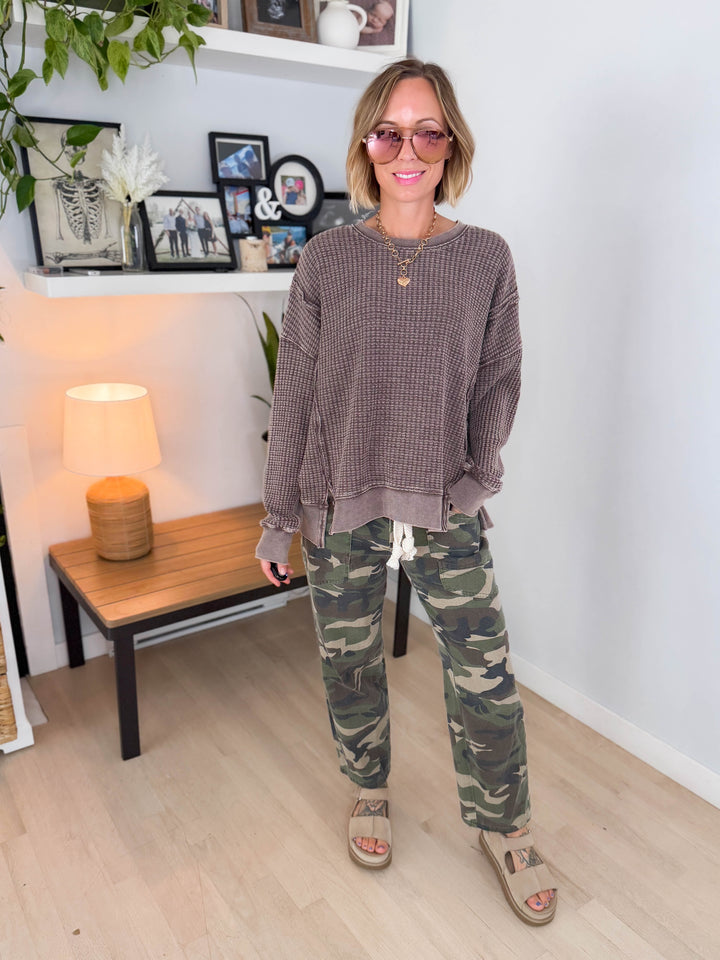 Brielle Mineral Washed Thermal Pullover- DARK BROWN