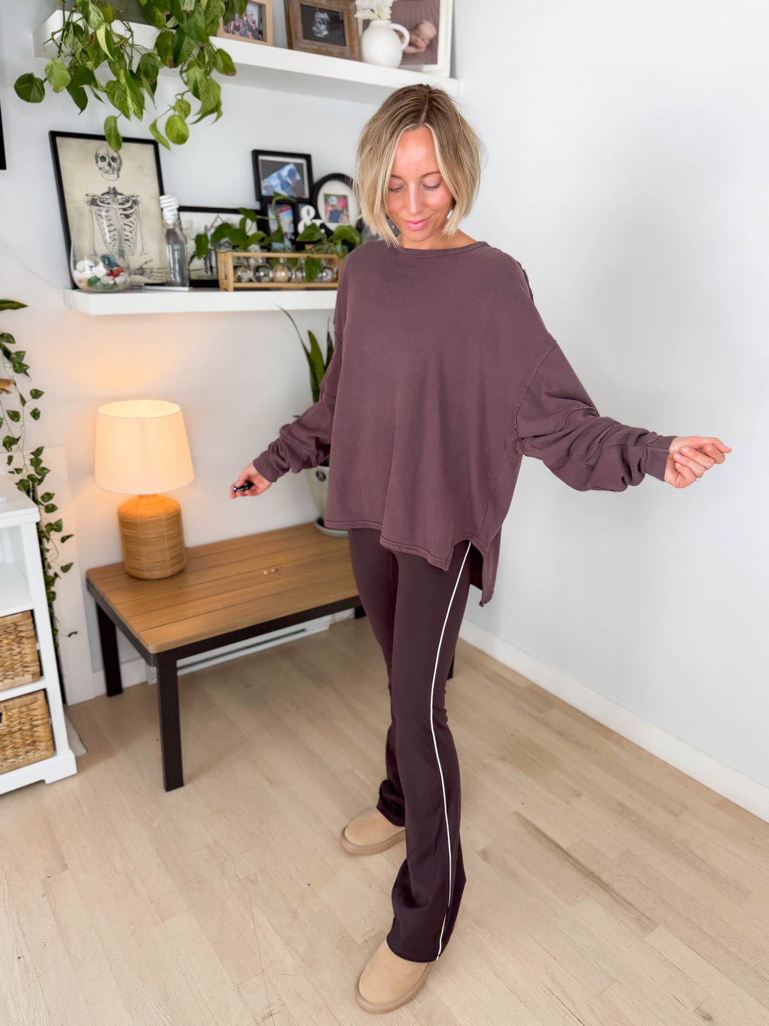 MONO B Stitch Piping Flare Legging- COFFEE BEAN