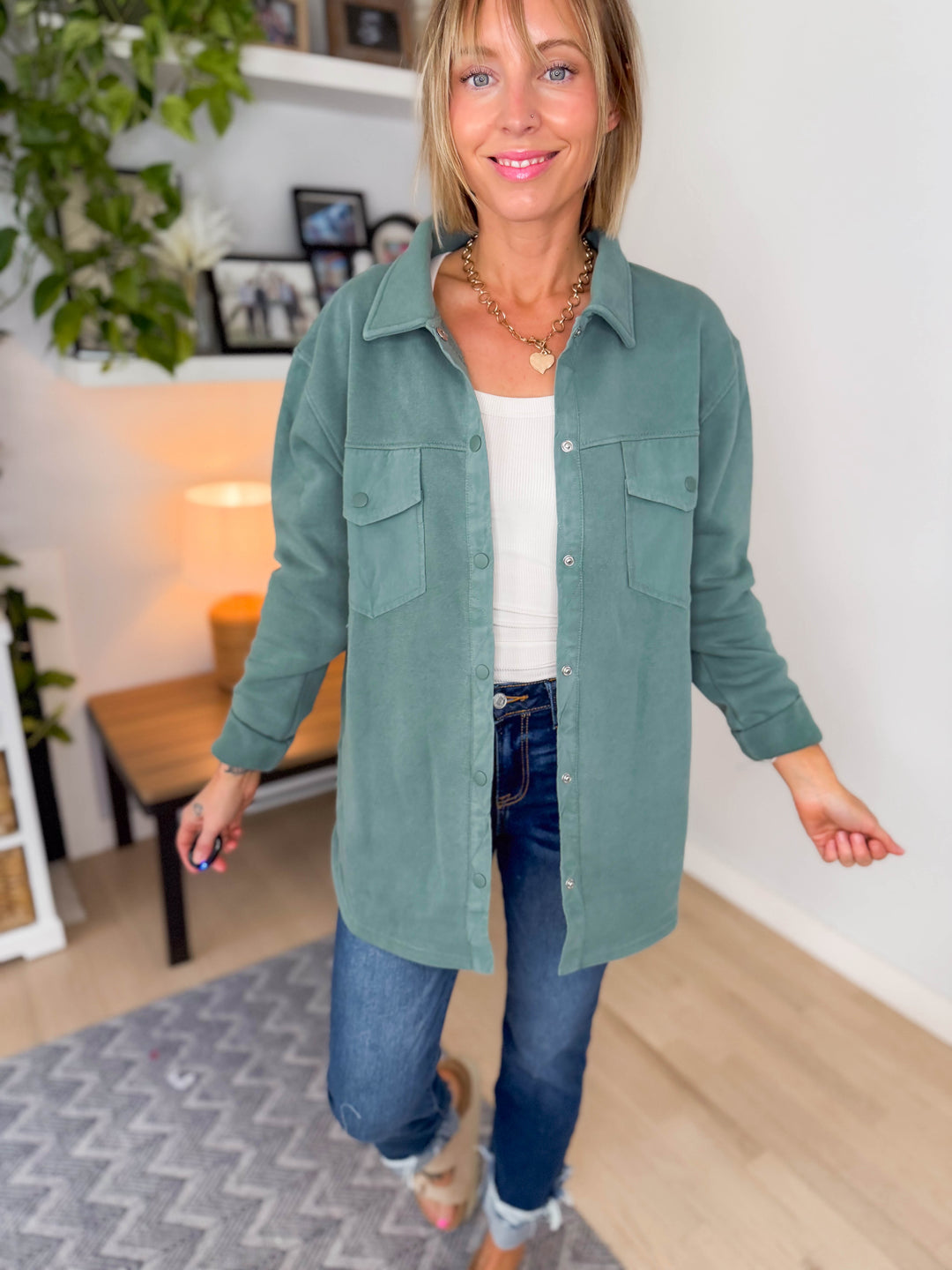 MONO B Valerie Snap on Shacket- ELDERGREEN