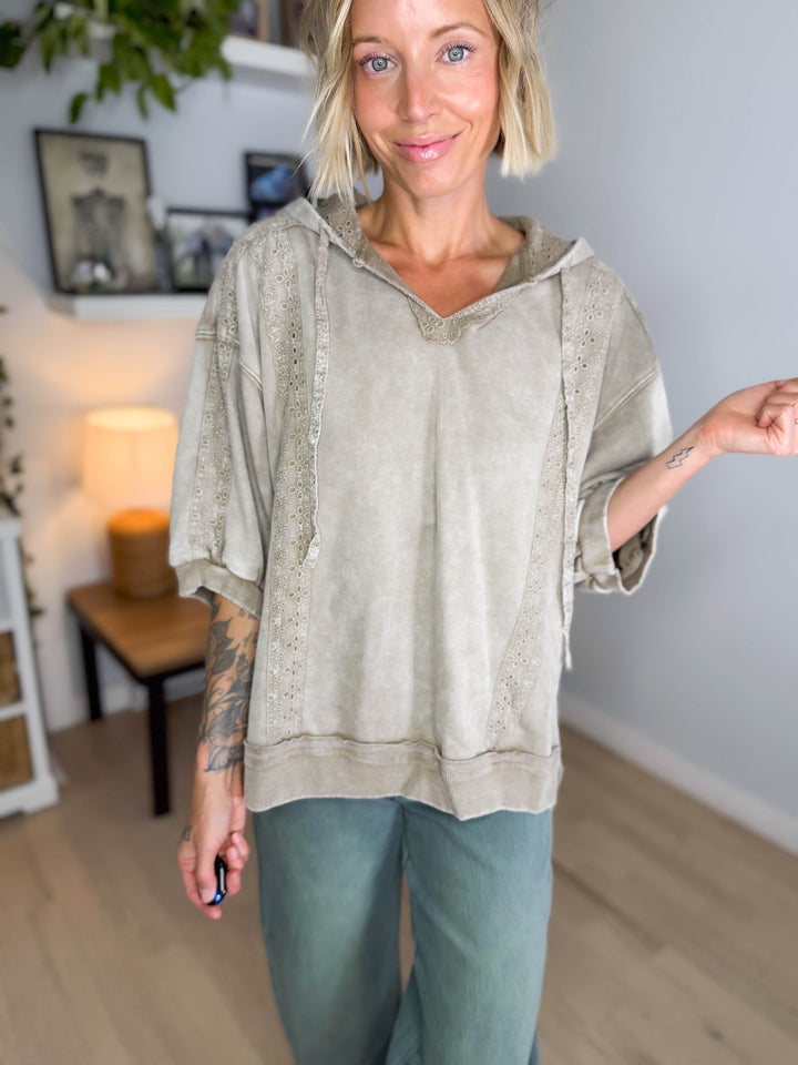 Mapleton Lace Eyelet 1/2 Sleeve Pullover- MOCHA