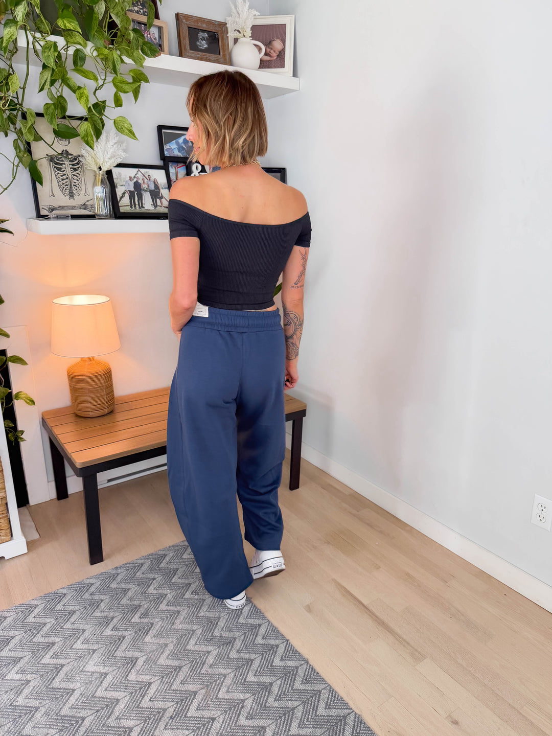 Haisley Off Should Seamless Crop- BLACK