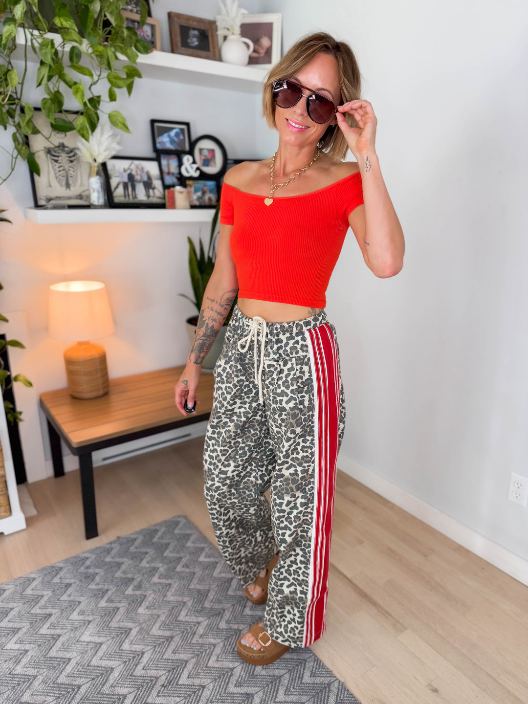 Haisley Off Should Seamless Crop- SCARLETT