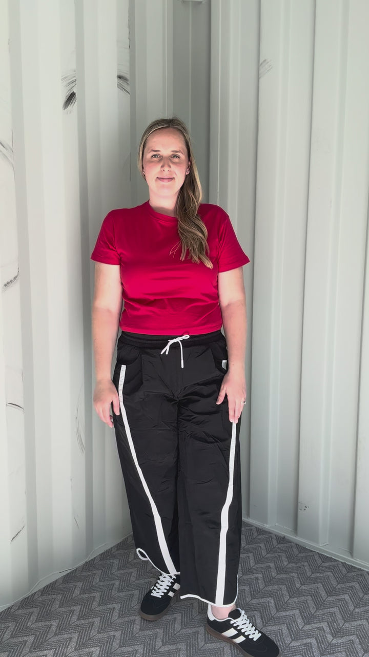 Nova Crew Neck Cropped T-Shirt- RUBY