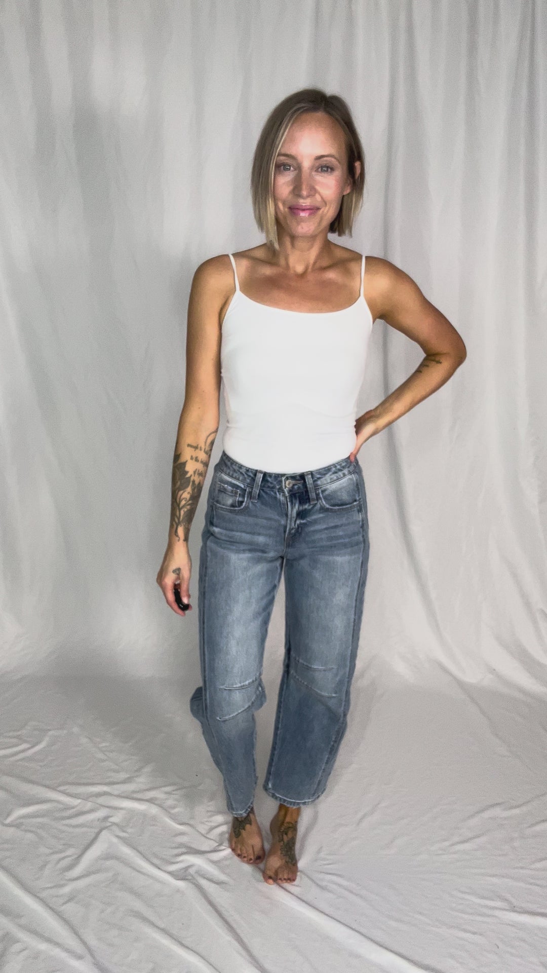 VERVET Axis High Rise Barrel Jeans- LIGHT WASH