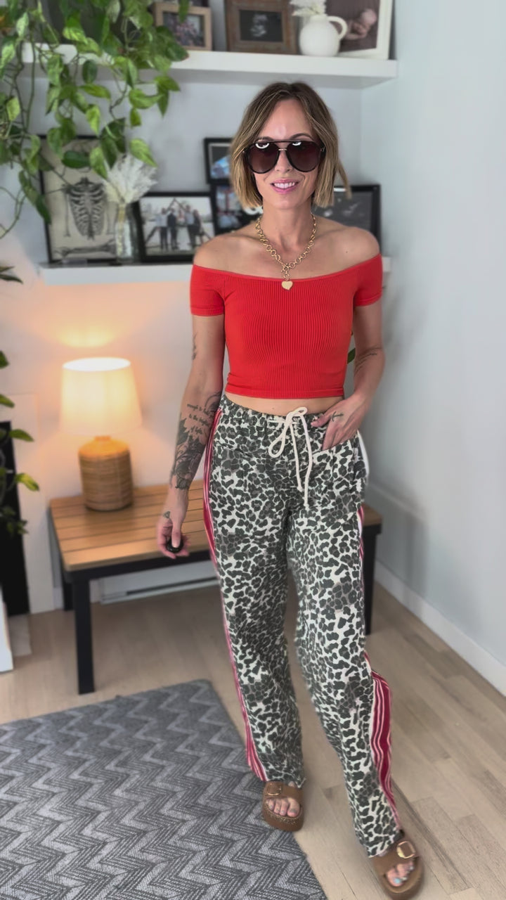 Haisley Off Should Seamless Crop- SCARLETT
